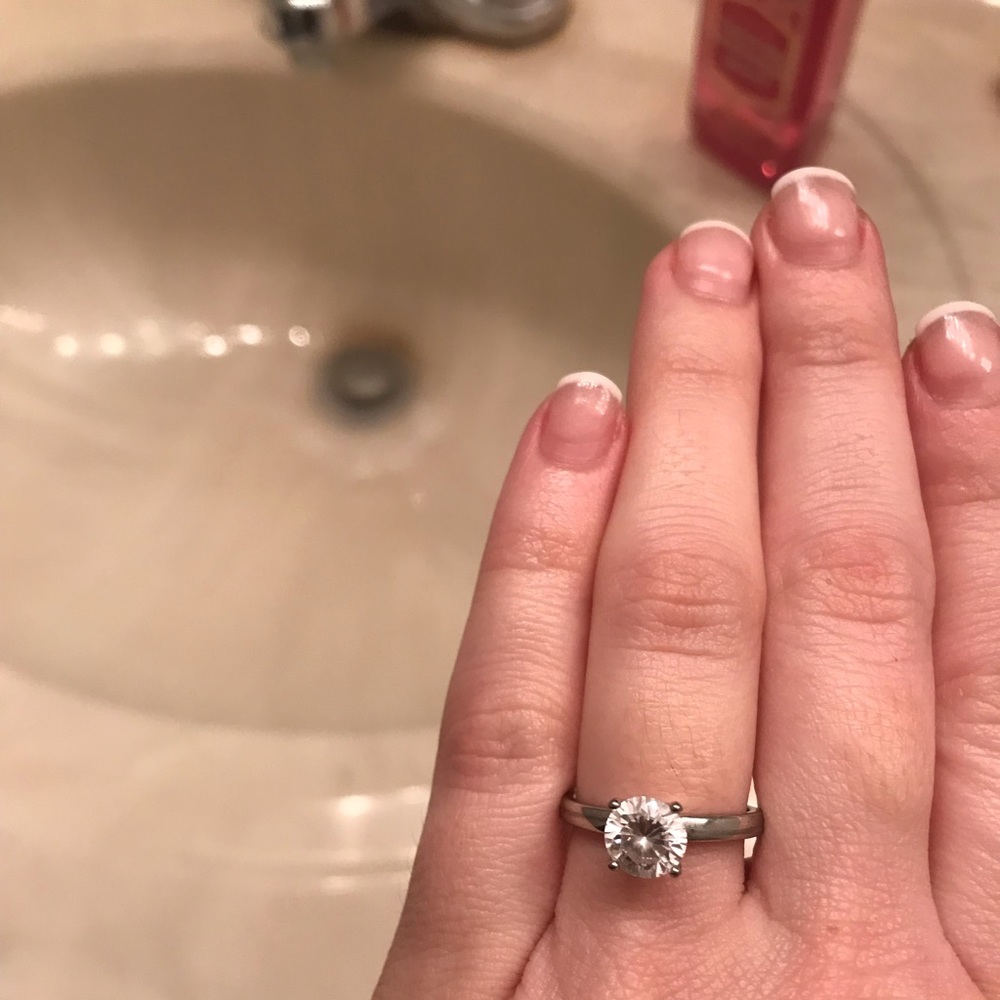Round Solitaire Ring - Picture 4 of 4